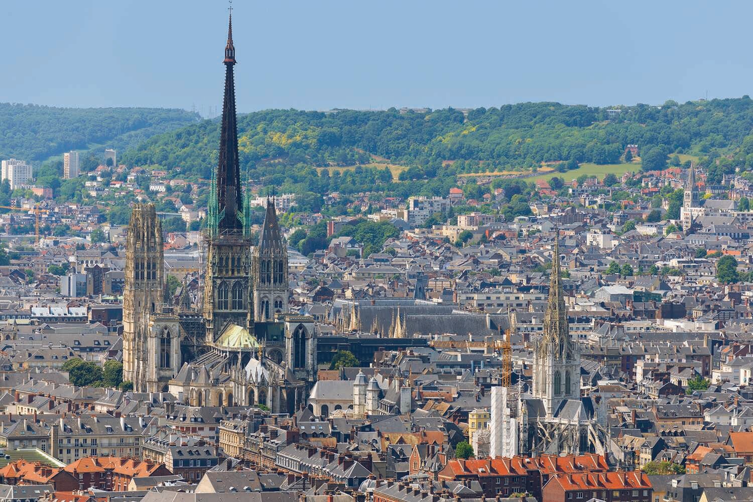 /Assets/CruiseGallery/Thumb/parisnormandy_Rouen_ss_151810226_NotreDameCathedral_gallery.jpg