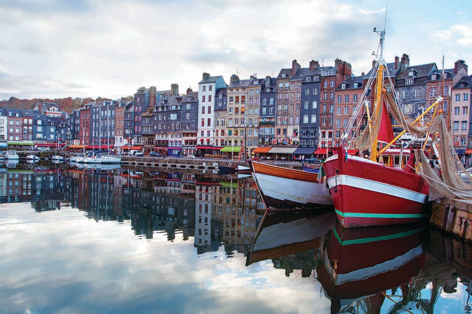 /Assets/CruiseGallery/Thumb/parisnormandy_ss124639546_Honfleur_gallery.jpg