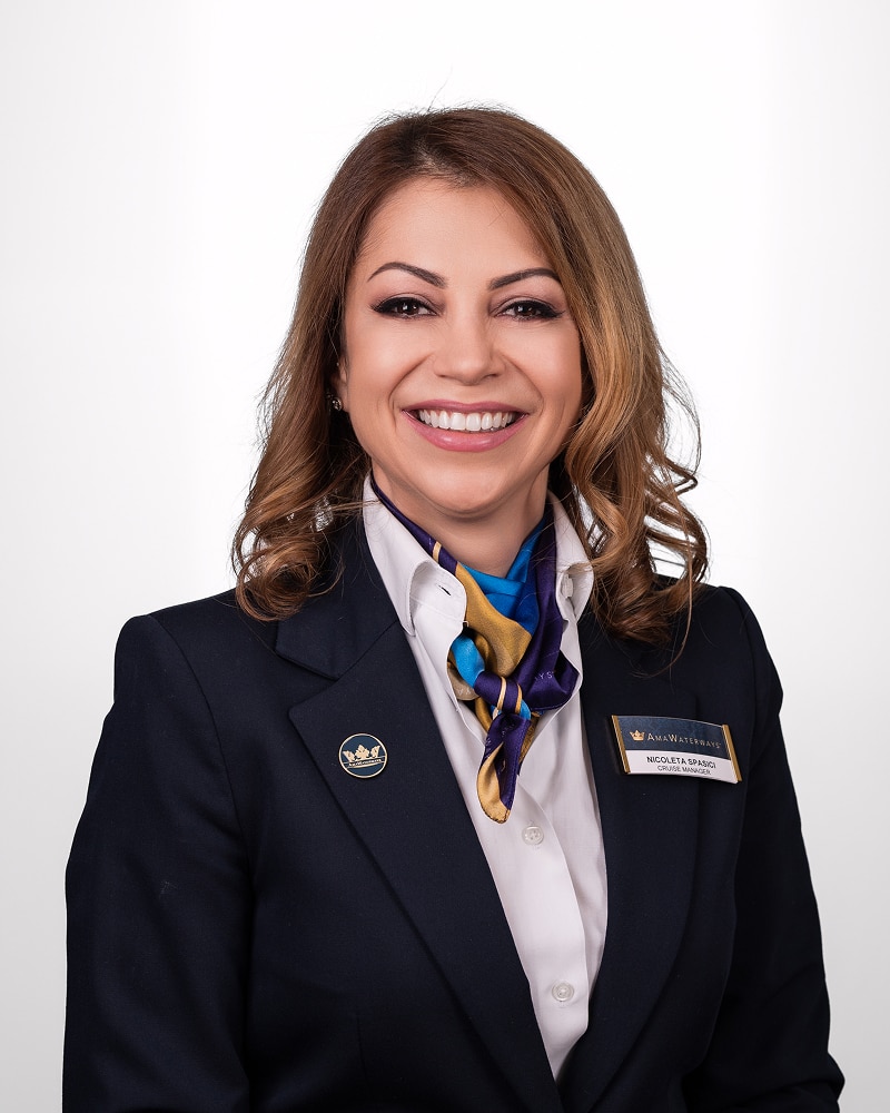 Nicoleta S.